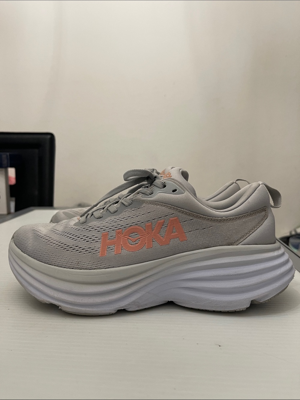 HOKA BONDI 8 RUNNING SNEAKERS WOMENS SIZE 8.5B